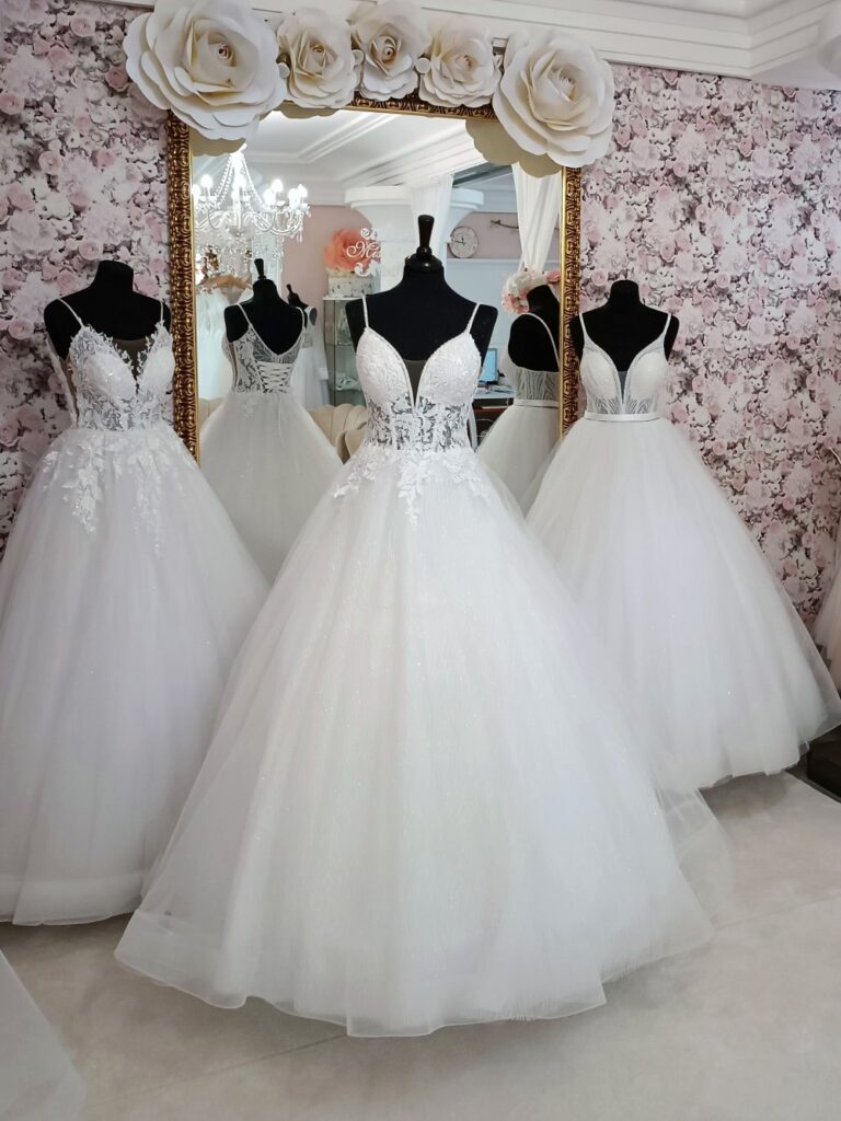 Szalagavató- és báliruha, keringőruha - Miss Ara - Vác