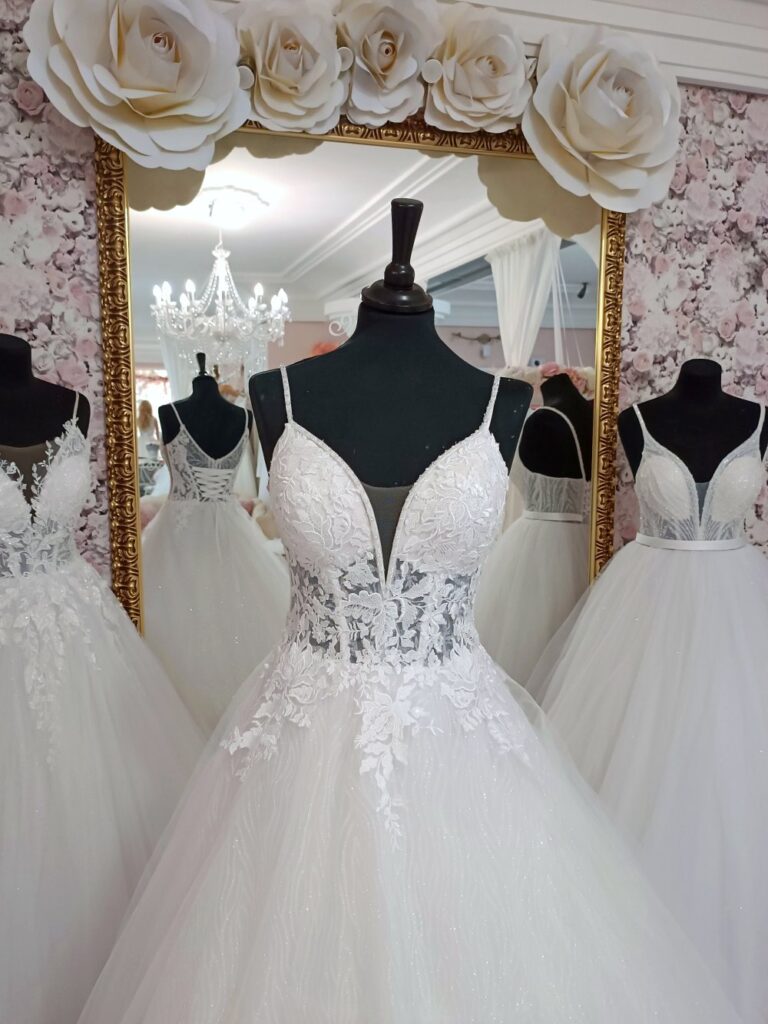 Szalagavató- és báliruha, keringőruha - Miss Ara - Vác