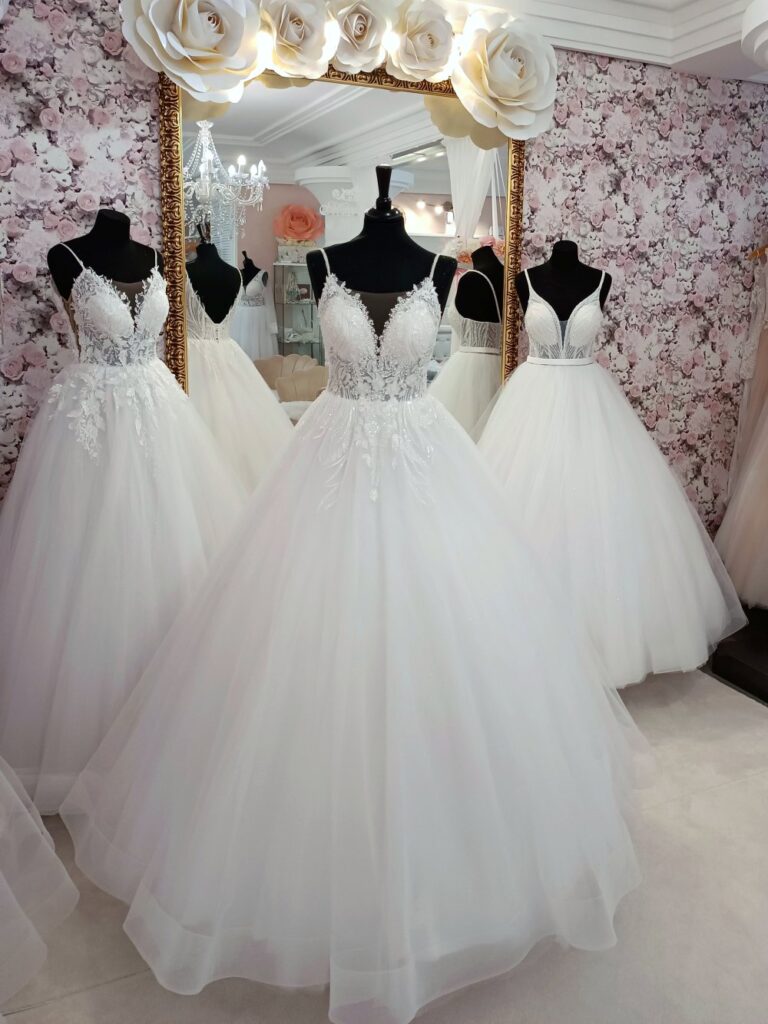 Szalagavató- és báliruha, keringőruha - Miss Ara - Vác