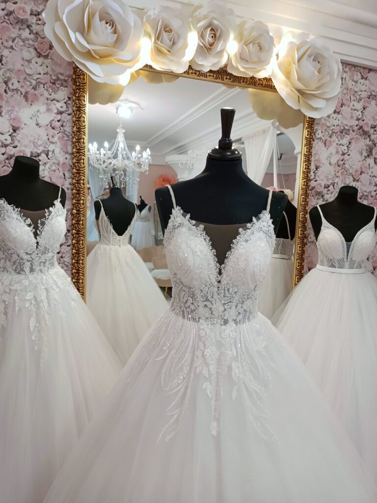 Szalagavató- és báliruha, keringőruha - Miss Ara - Vác