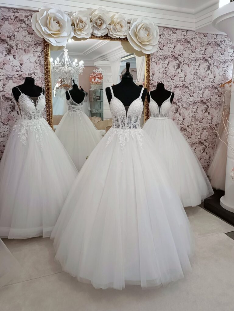 Szalagavató- és báliruha, keringőruha - Miss Ara - Vác