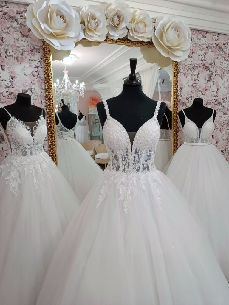 Szalagavató- és báliruha, keringőruha - Miss Ara - Vác