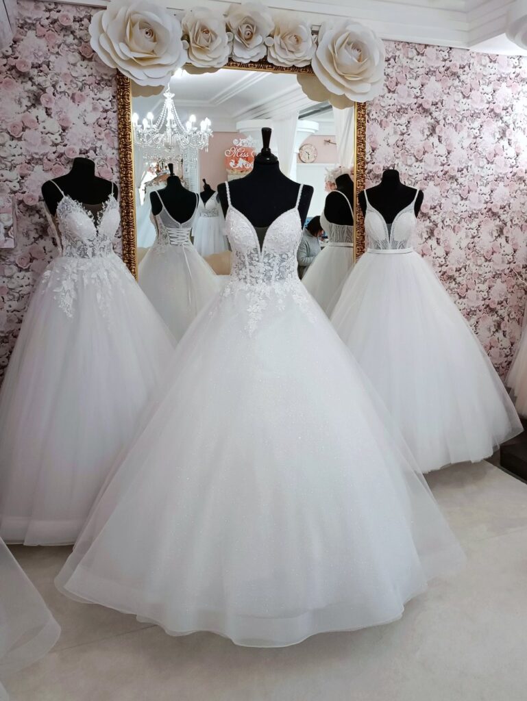 Szalagavató- és báliruha, keringőruha - Miss Ara - Vác