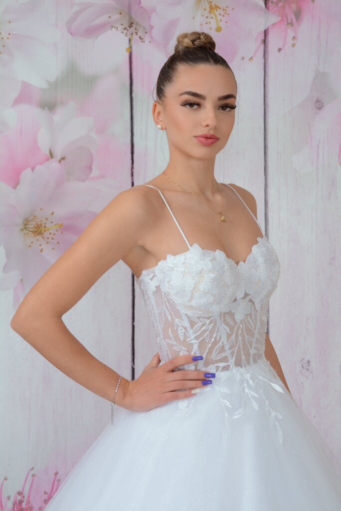 Szalagavató- és báliruha, keringőruha - Miss Ara - Vác