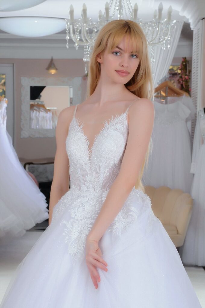 Szalagavató- és báliruha, keringőruha és kölcsönző - Miss Ara - Vác