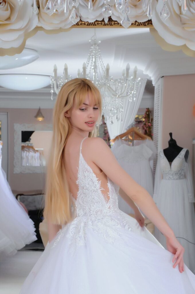 Szalagavató- és báliruha, keringőruha és kölcsönző - Miss Ara - Vác