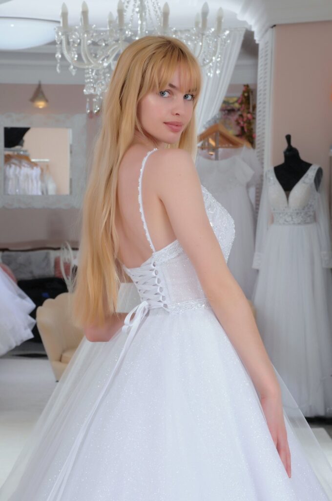 Szalagavató- és báliruha, keringőruha és kölcsönző - Miss Ara - Vác