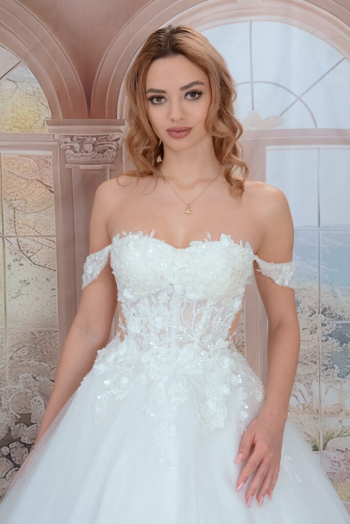 Szalagavató- és báliruha, keringőruha és kölcsönző - Miss Ara - Vác