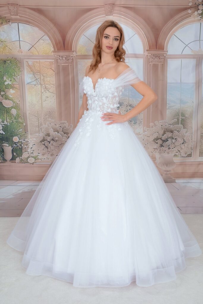 Szalagavató- és báliruha, keringőruha és kölcsönző - Miss Ara - Vác