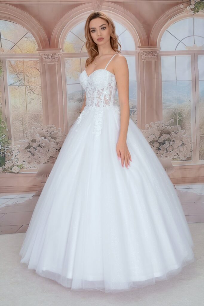 Szalagavató- és báliruha, keringőruha és kölcsönző - Miss Ara - Vác