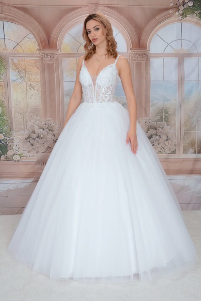 Szalagavató- és báliruha, keringőruha és kölcsönző - Miss Ara - Vác