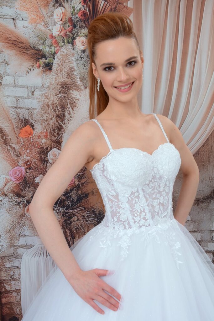 Szalagavató- és báliruha, keringőruha - Miss Ara - Vác