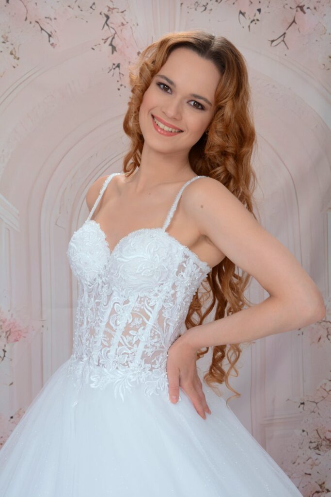 Szalagavató- és báliruha, keringőruha - Miss Ara - Vác