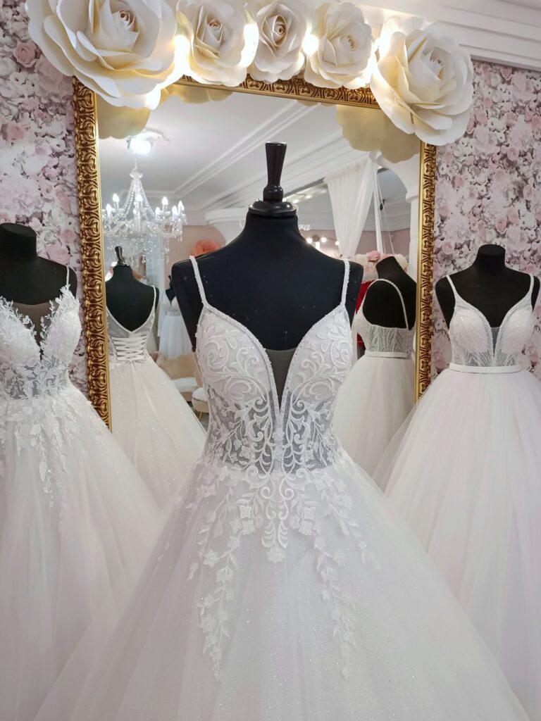 Szalagavató- és báliruha, keringőruha - Miss Ara - Vác