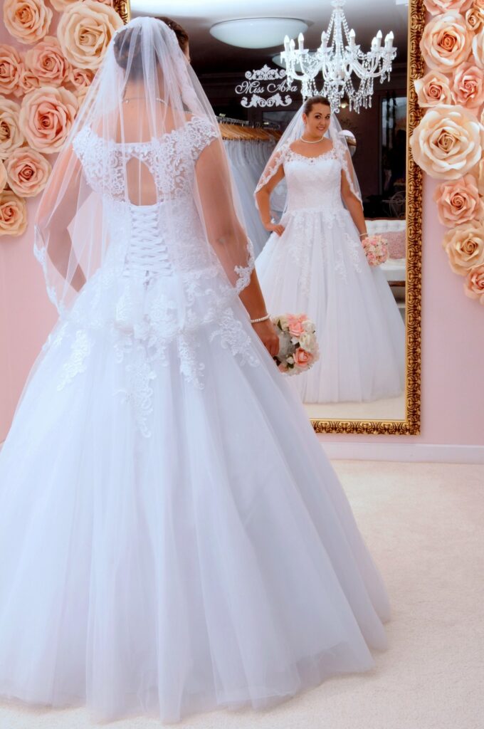 molett menyasszonyi ruha - Miss Ara - Vác