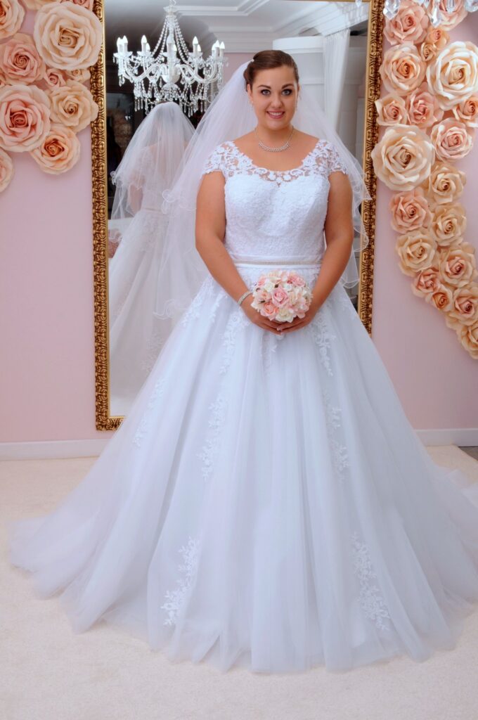 molett menyasszonyi ruha - Miss Ara - Vác