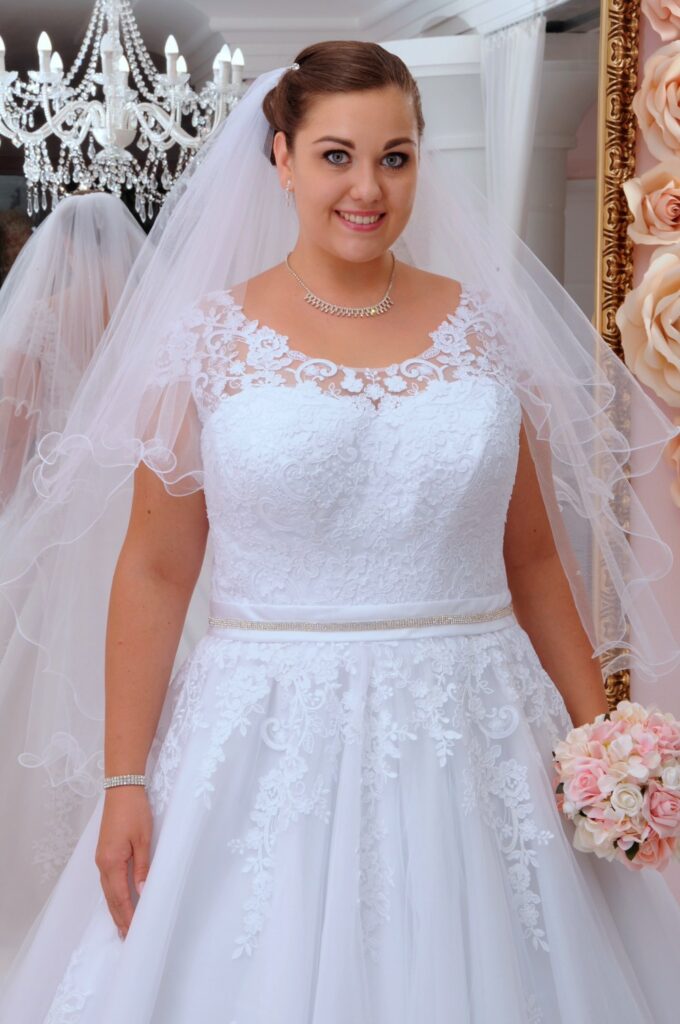 molett menyasszonyi ruha - Miss Ara - Vác