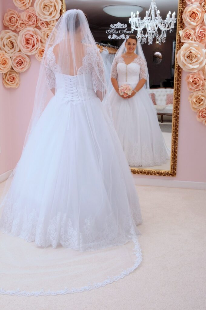 molett menyasszonyi ruha - Miss Ara - Vác