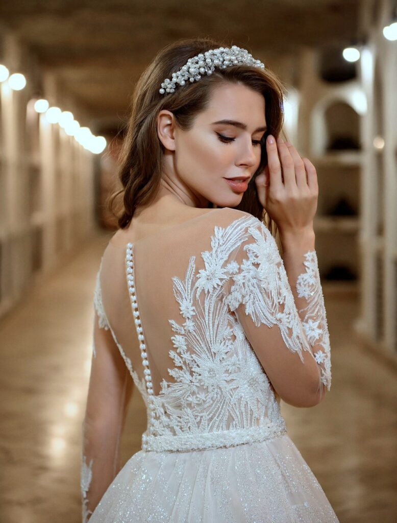 Hercegnős esküvői ruha - Miss Ara