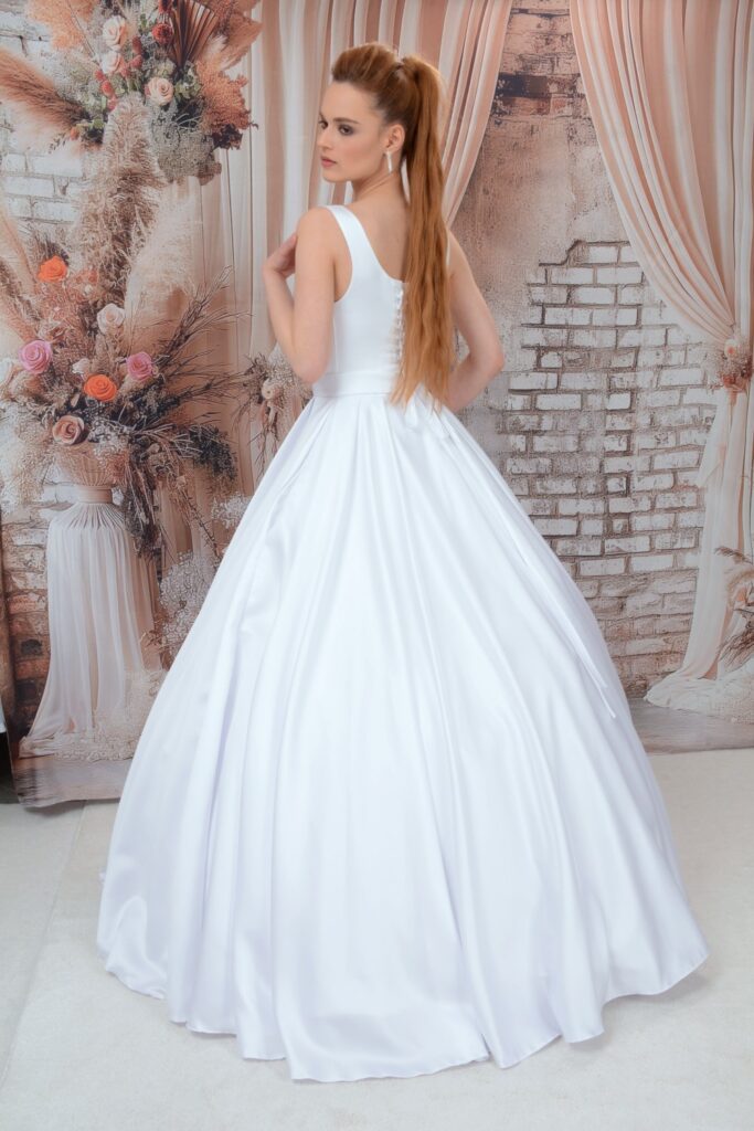 Modern esküvői ruha - Miss Ara - Vác