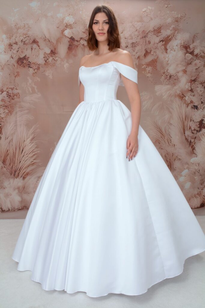 Modern esküvői ruha - Miss Ara - Vác