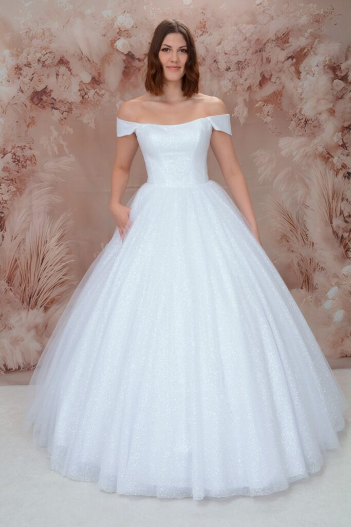 Modern esküvői ruha - Miss Ara - Vác