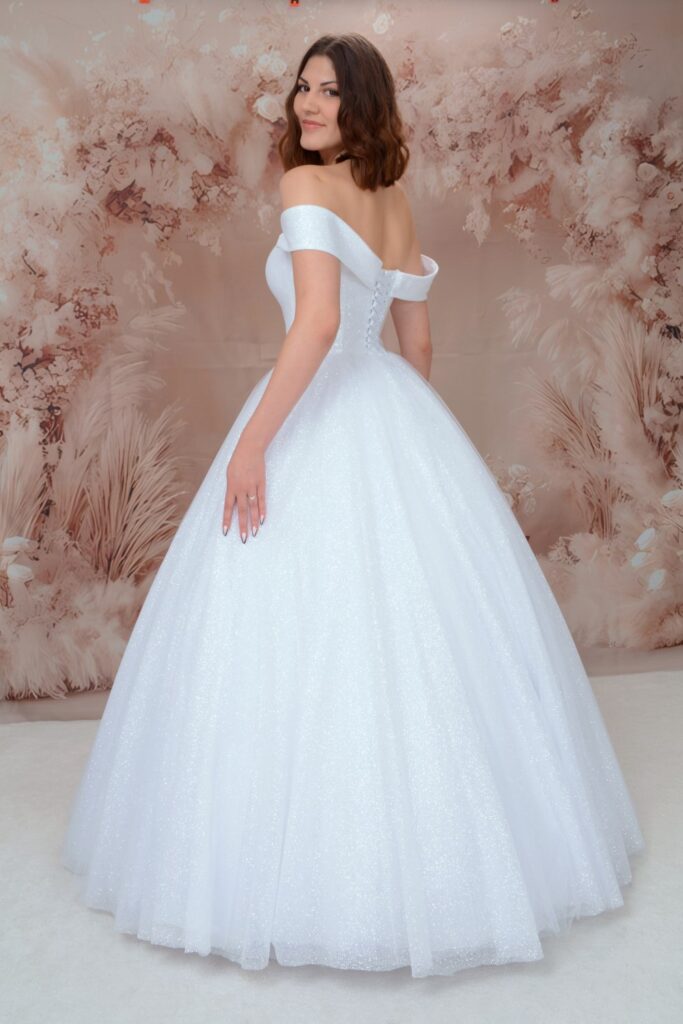 Modern esküvői ruha - Miss Ara - Vác