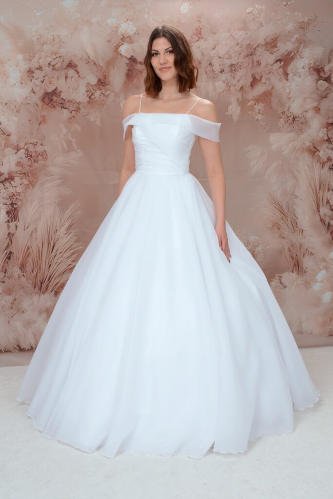 Modern esküvői ruha - Miss Ara - Vác