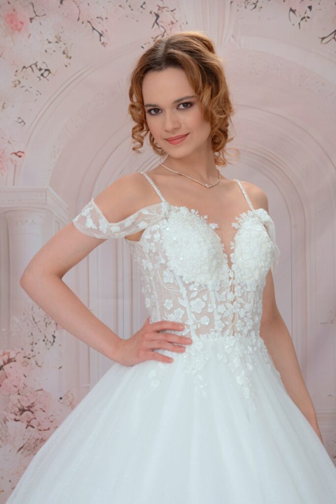 menyasszonyi ruha - Miss Ara - Vác