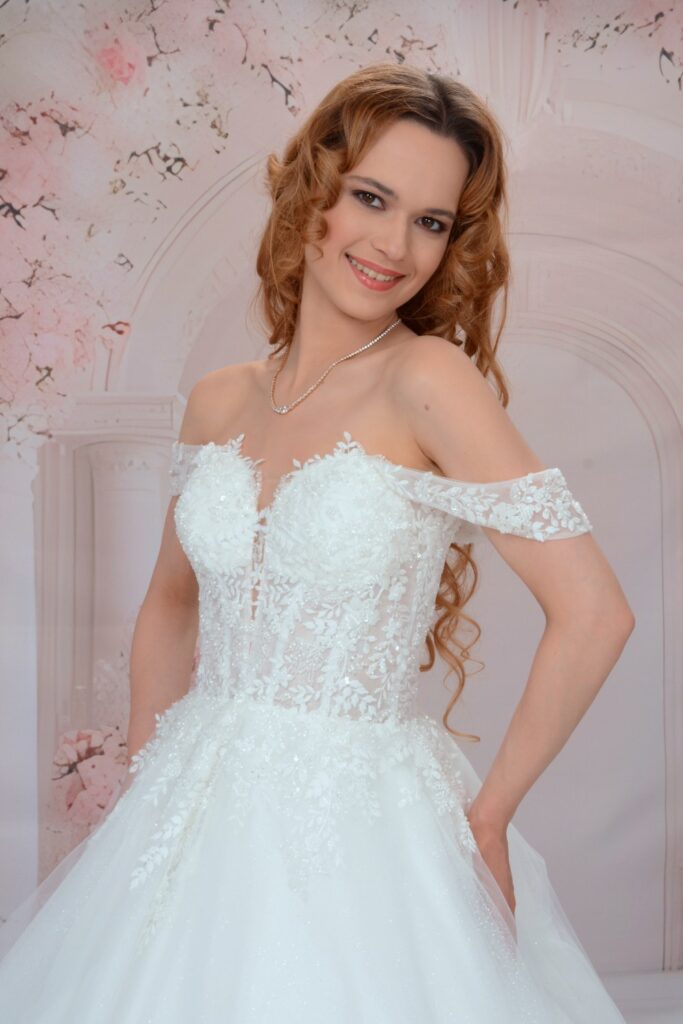 menyasszonyi ruha - Miss Ara - Vác